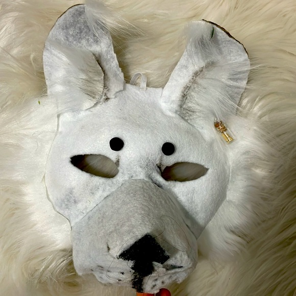 Therian mask, husky/wolf, acrylic paint, cardboard, paper cat mask, mask, felt
